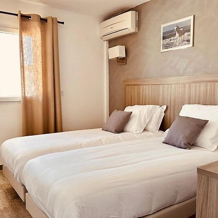 Hotel Les Palmiers En Camargue Сент-Мари-де-ла-Мер Экстерьер фото