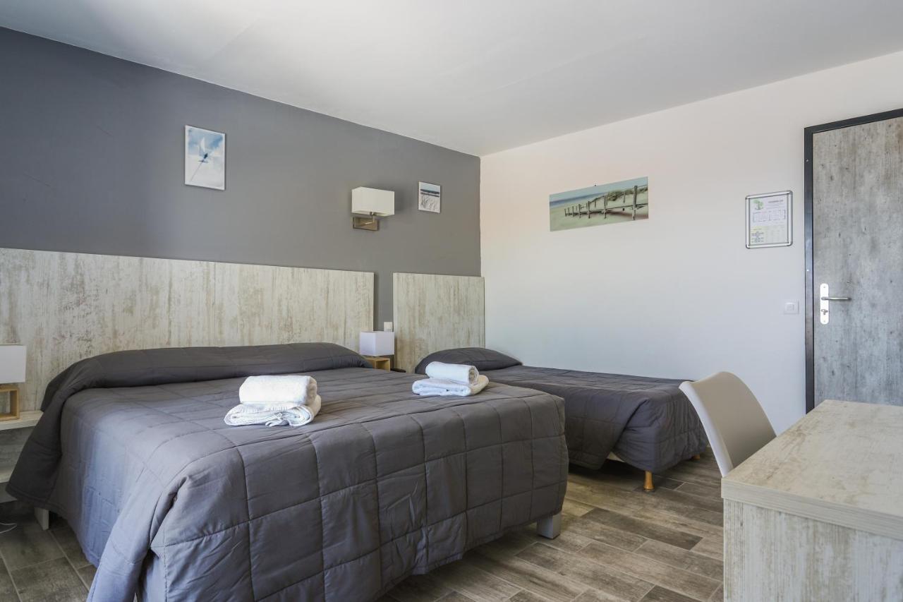 Hotel Les Palmiers En Camargue Сент-Мари-де-ла-Мер Экстерьер фото