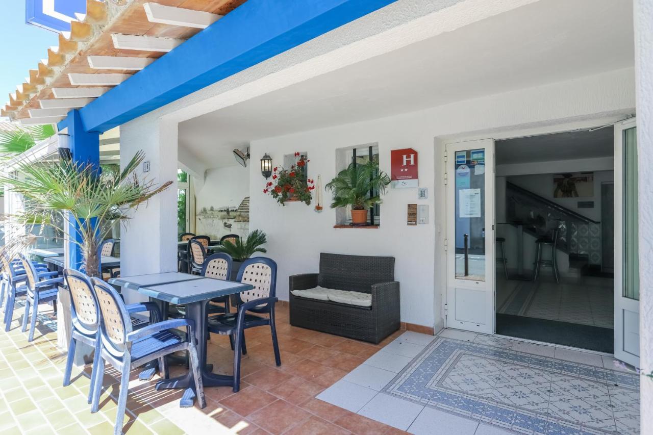 Hotel Les Palmiers En Camargue Сент-Мари-де-ла-Мер Экстерьер фото