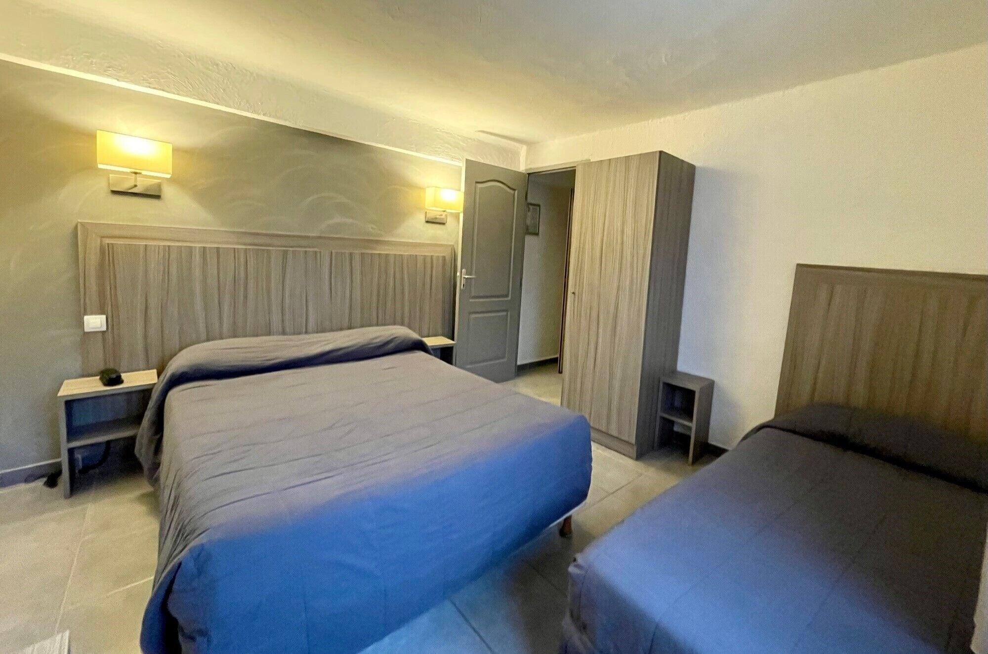 Hotel Les Palmiers En Camargue Сент-Мари-де-ла-Мер Экстерьер фото