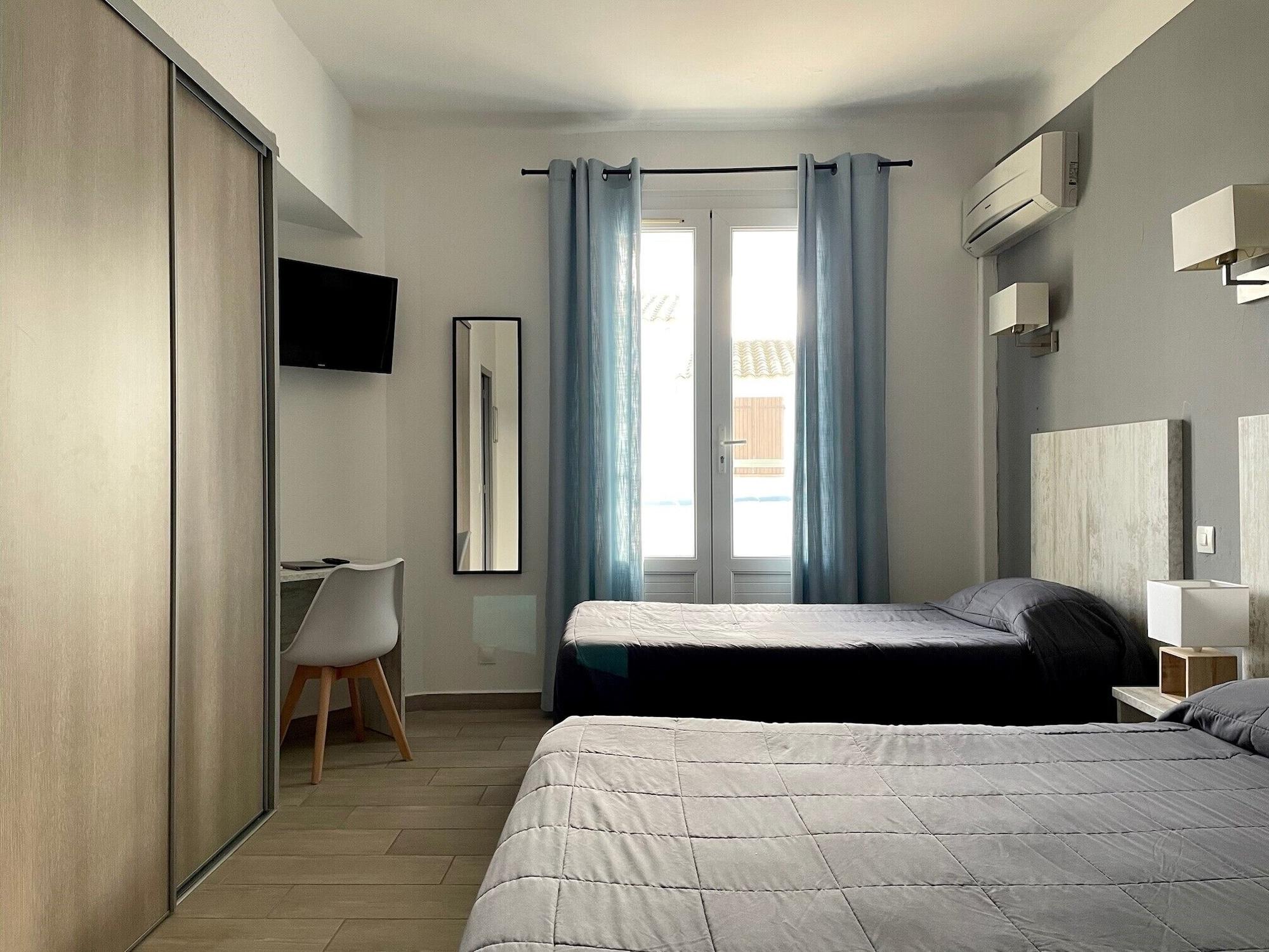 Hotel Les Palmiers En Camargue Сент-Мари-де-ла-Мер Экстерьер фото