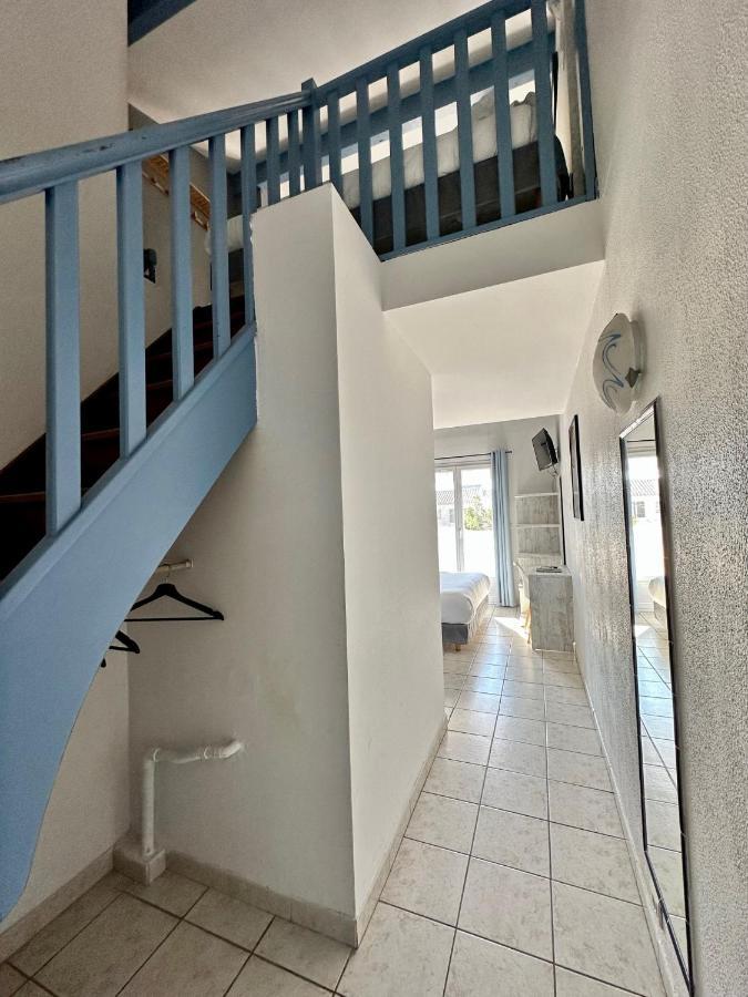 Hotel Les Palmiers En Camargue Сент-Мари-де-ла-Мер Экстерьер фото