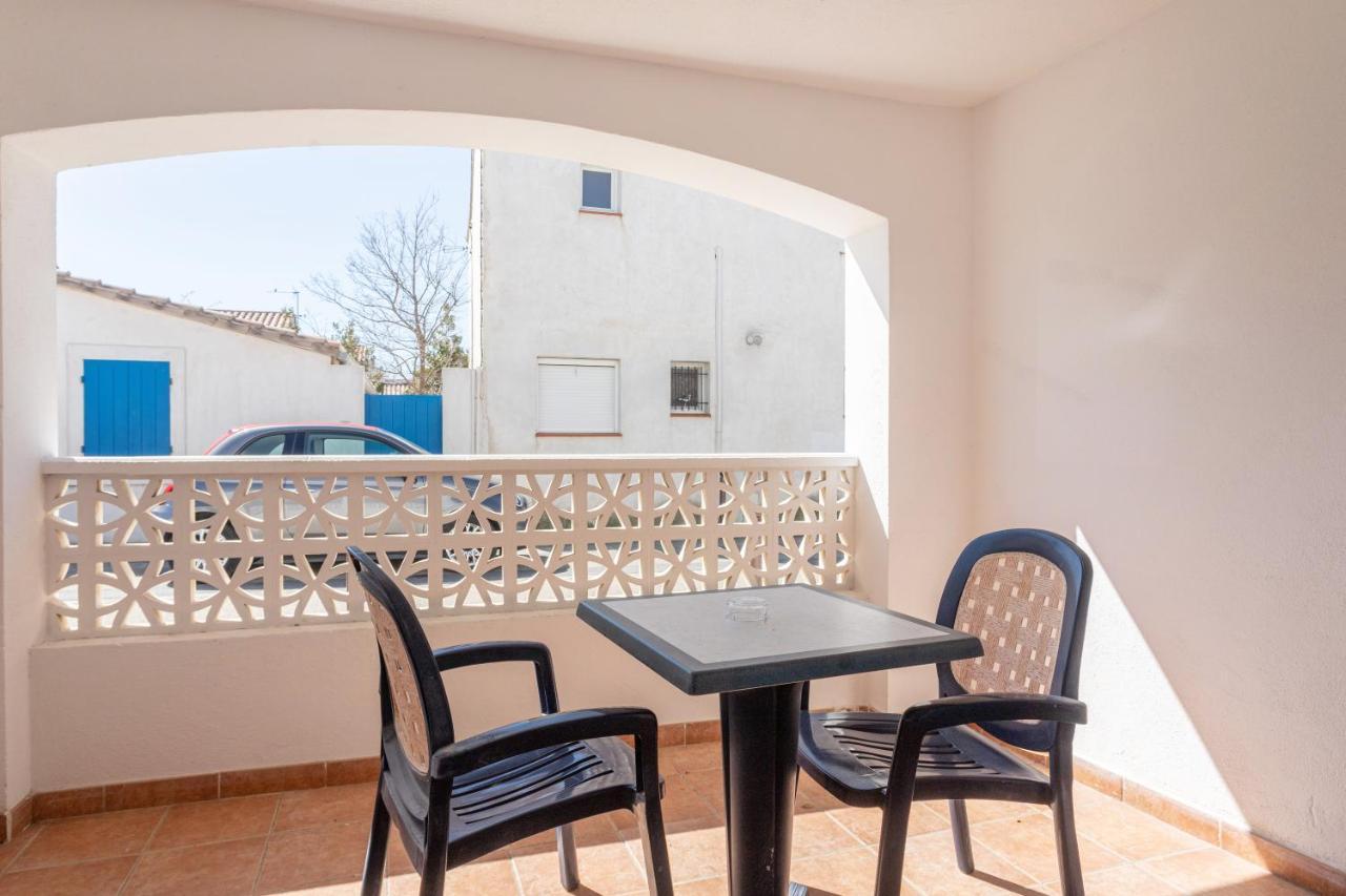 Hotel Les Palmiers En Camargue Сент-Мари-де-ла-Мер Экстерьер фото