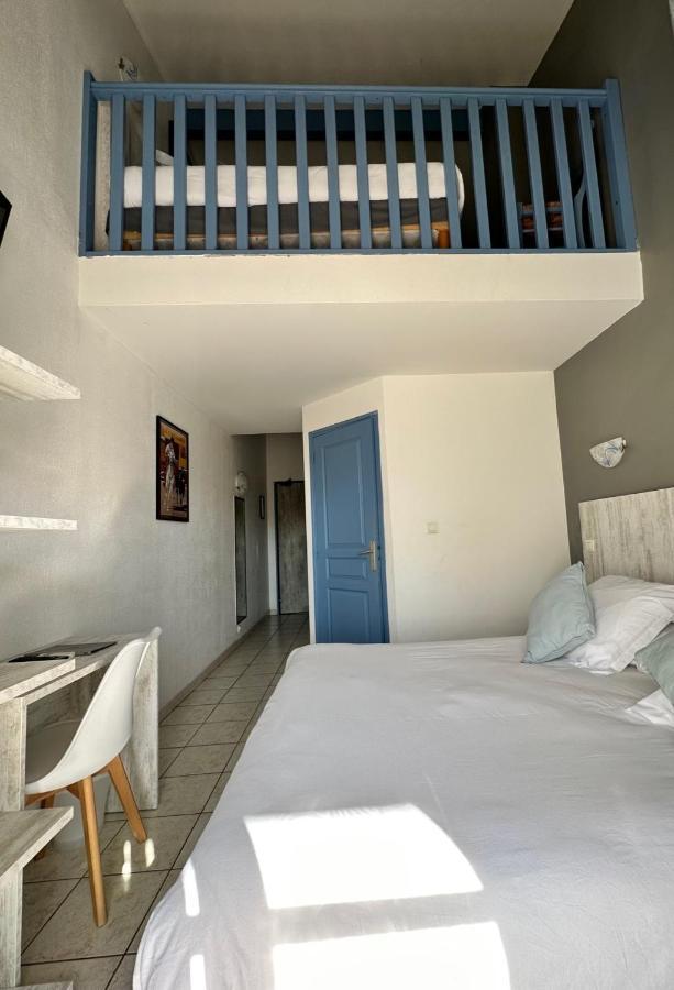 Hotel Les Palmiers En Camargue Сент-Мари-де-ла-Мер Экстерьер фото
