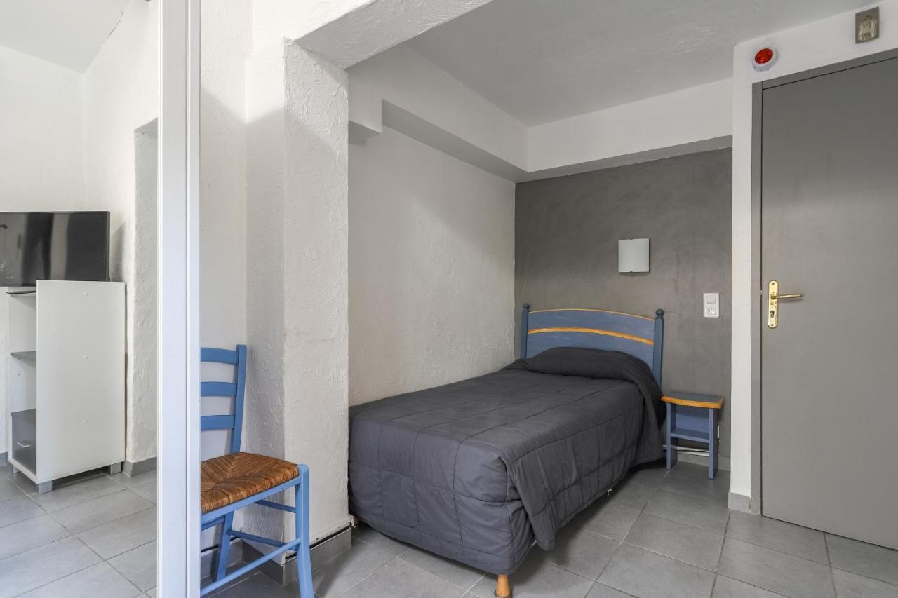 Hotel Les Palmiers En Camargue Сент-Мари-де-ла-Мер Экстерьер фото
