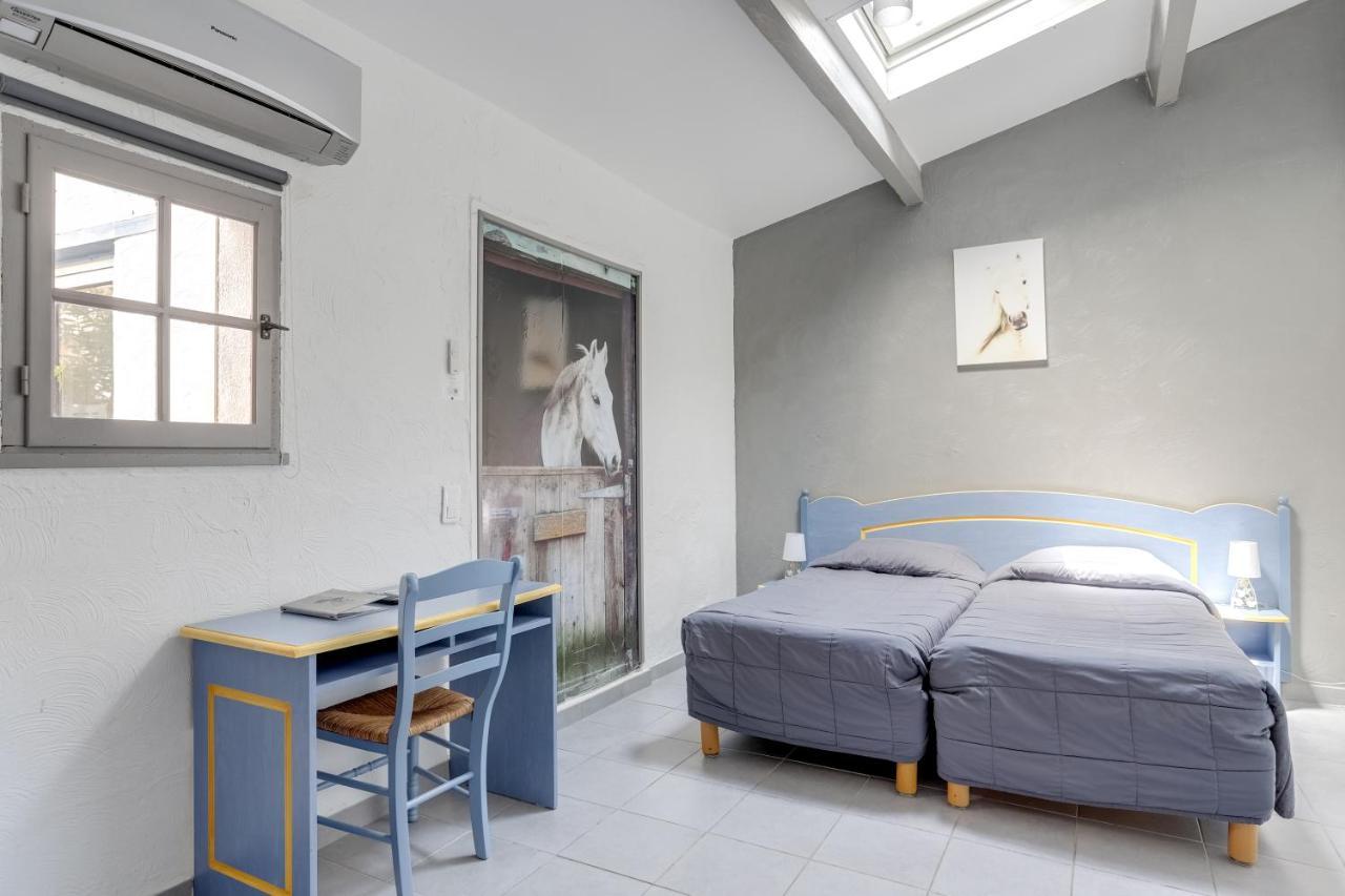Hotel Les Palmiers En Camargue Сент-Мари-де-ла-Мер Экстерьер фото
