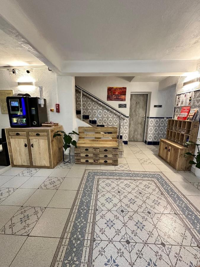 Hotel Les Palmiers En Camargue Сент-Мари-де-ла-Мер Экстерьер фото