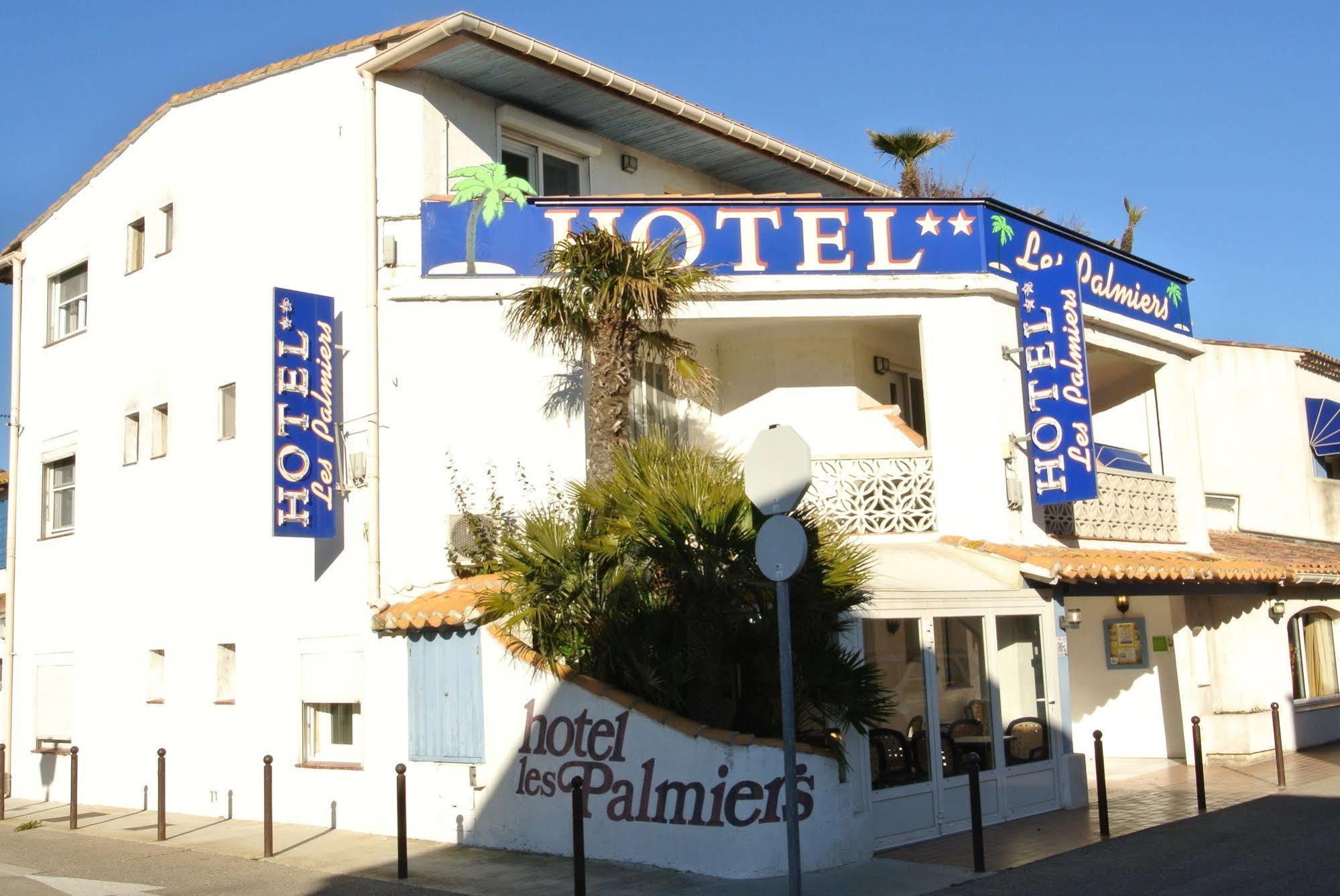 Hotel Les Palmiers En Camargue Сент-Мари-де-ла-Мер Экстерьер фото