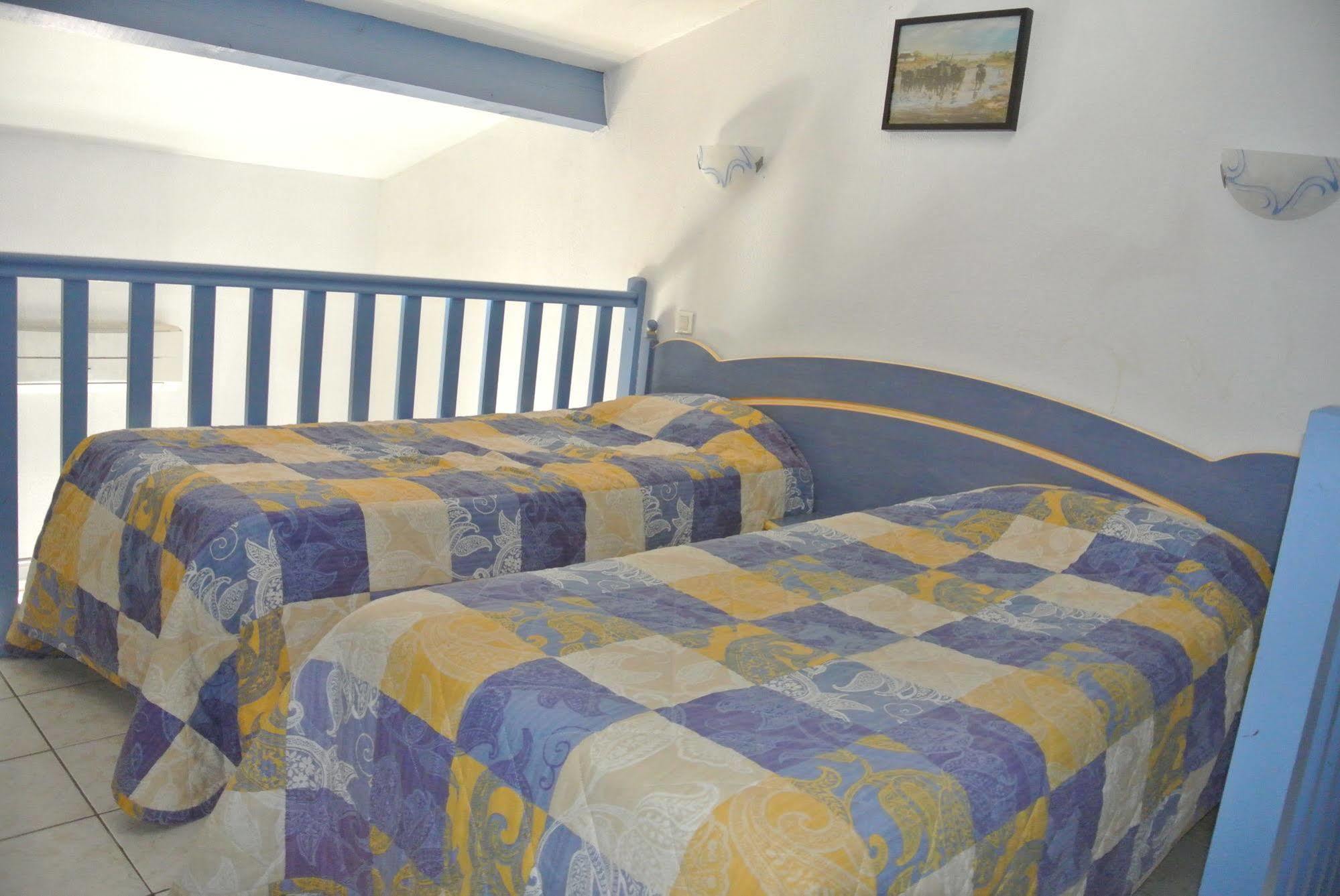 Hotel Les Palmiers En Camargue Сент-Мари-де-ла-Мер Экстерьер фото
